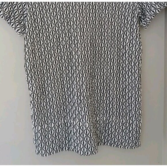 Nic+Zoe Moving Lines S/S Top Size Small Black White Ruched Work Artsy Crinkle - Picture 10 of 10
